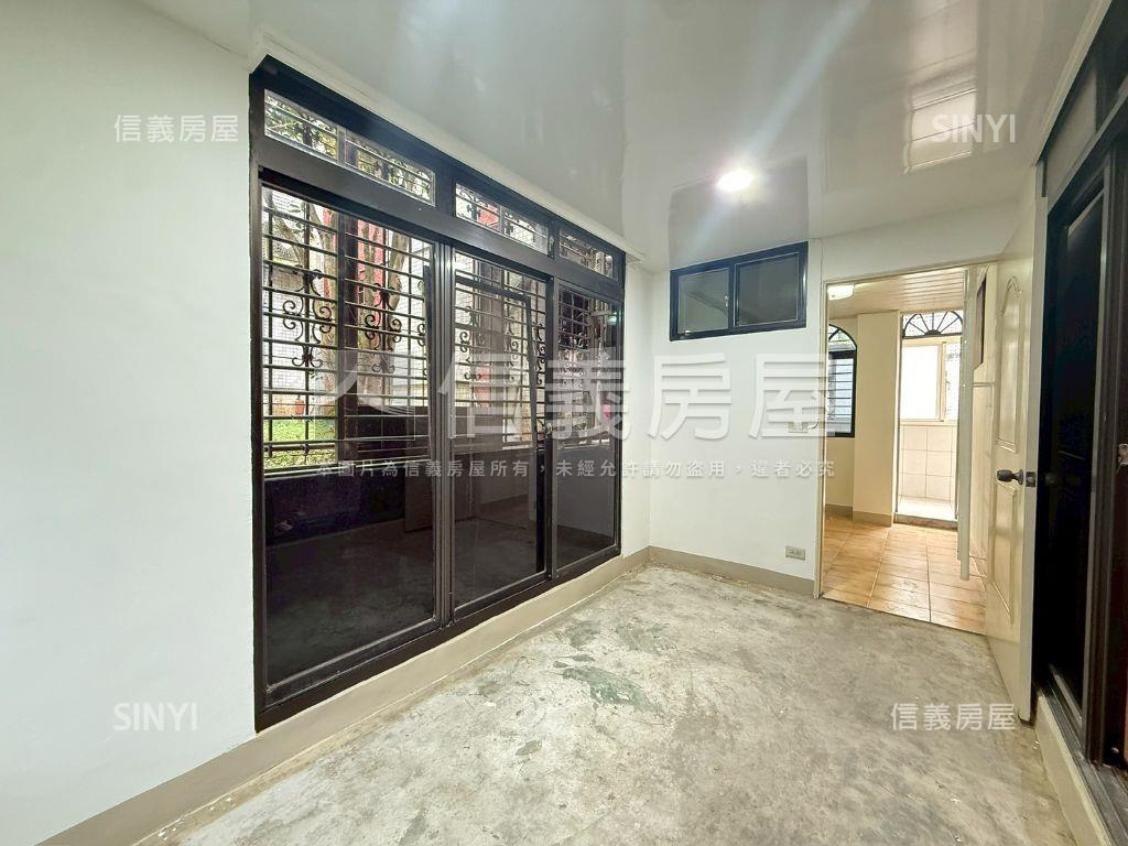 新店僑信路透天誠售房屋室內格局與周邊環境