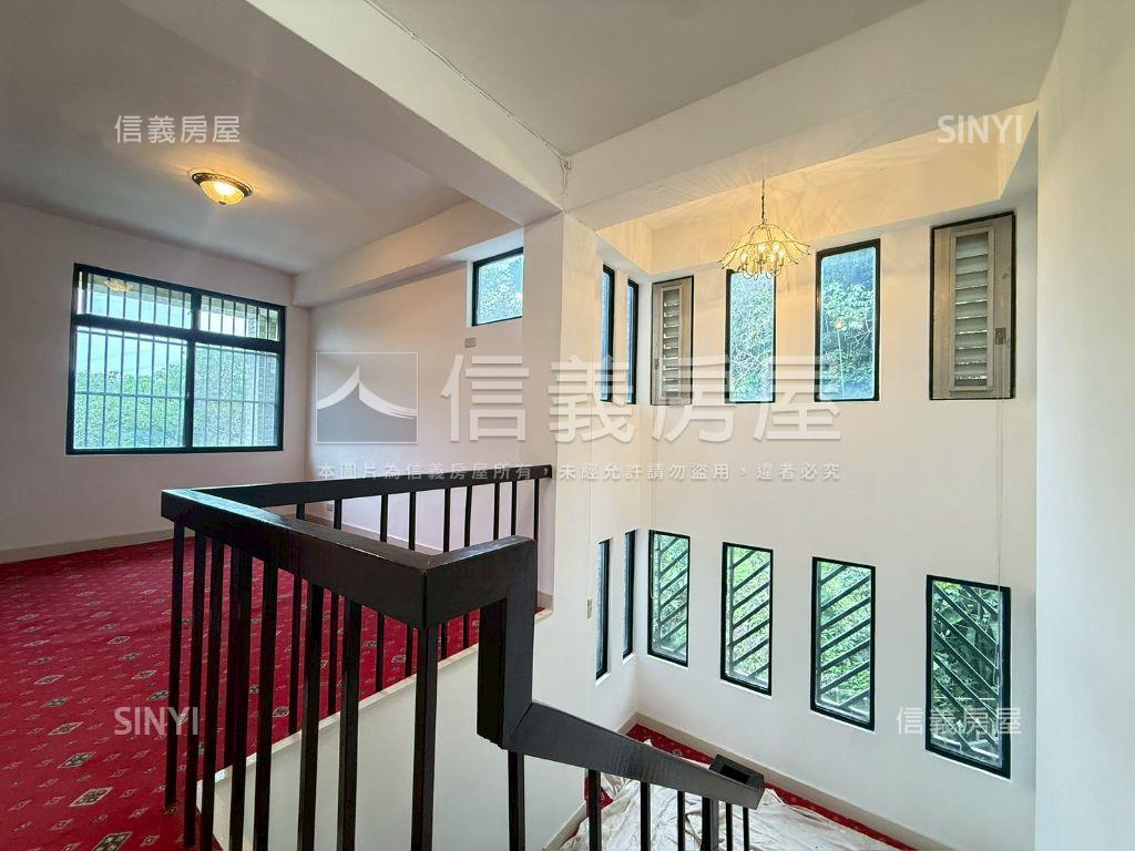 新店僑信路透天誠售房屋室內格局與周邊環境