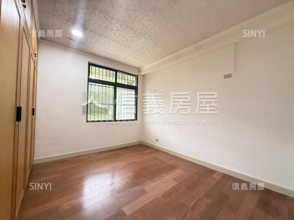 新店僑信路透天誠售房屋室內格局與周邊環境