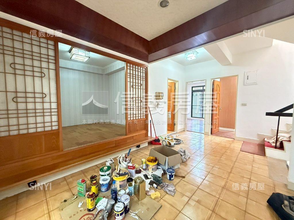 新店僑信路透天誠售房屋室內格局與周邊環境