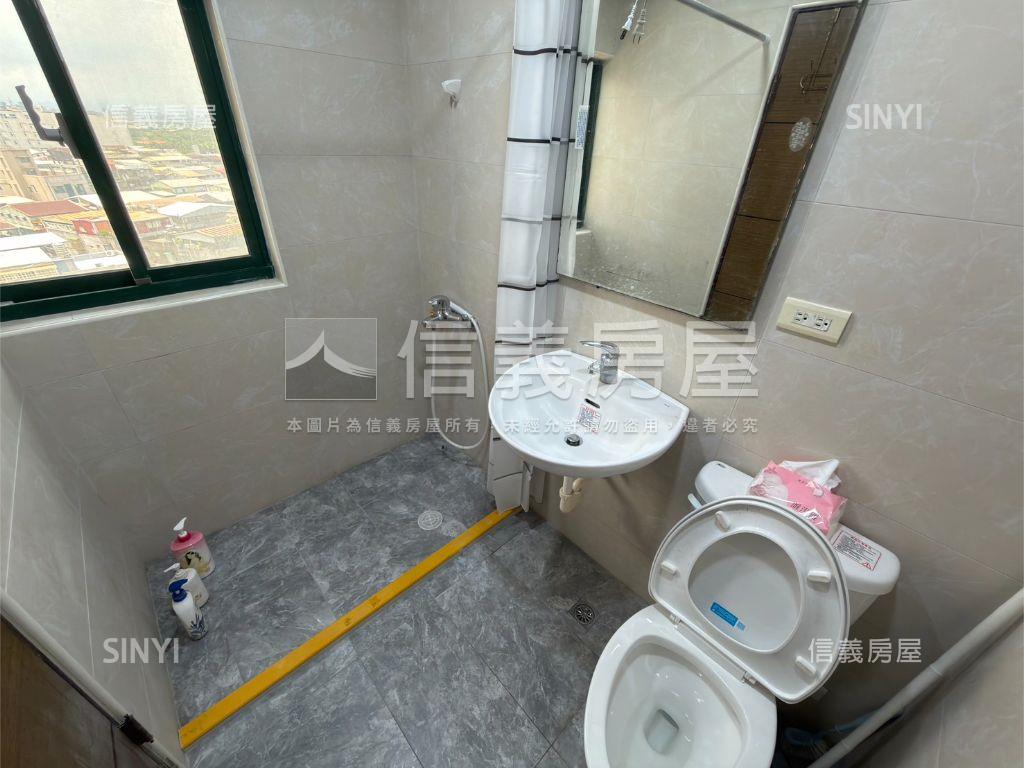 低總價稀有釋出電梯套房房屋室內格局與周邊環境