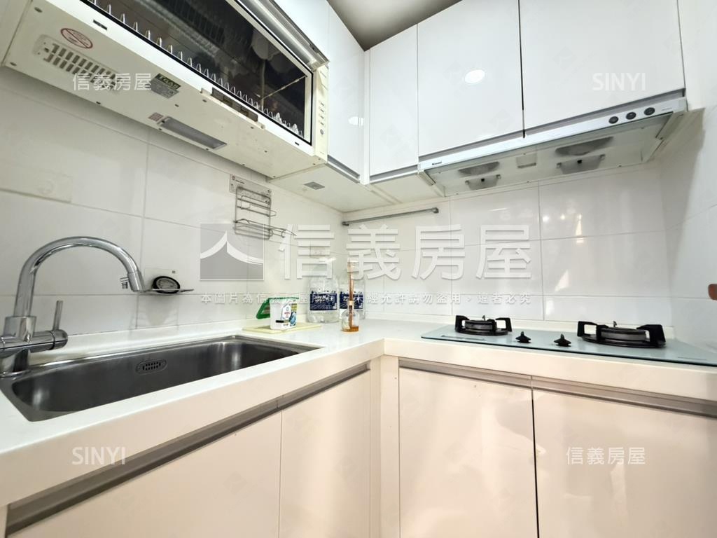 近成大高樓面公園兩房房屋室內格局與周邊環境