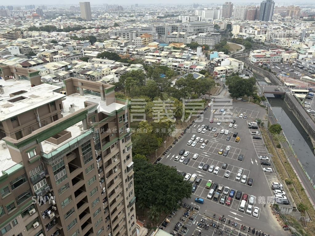 近成大高樓面公園兩房房屋室內格局與周邊環境
