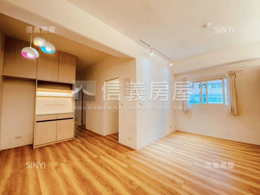 近車站世貿美妝２房房屋室內格局與周邊環境