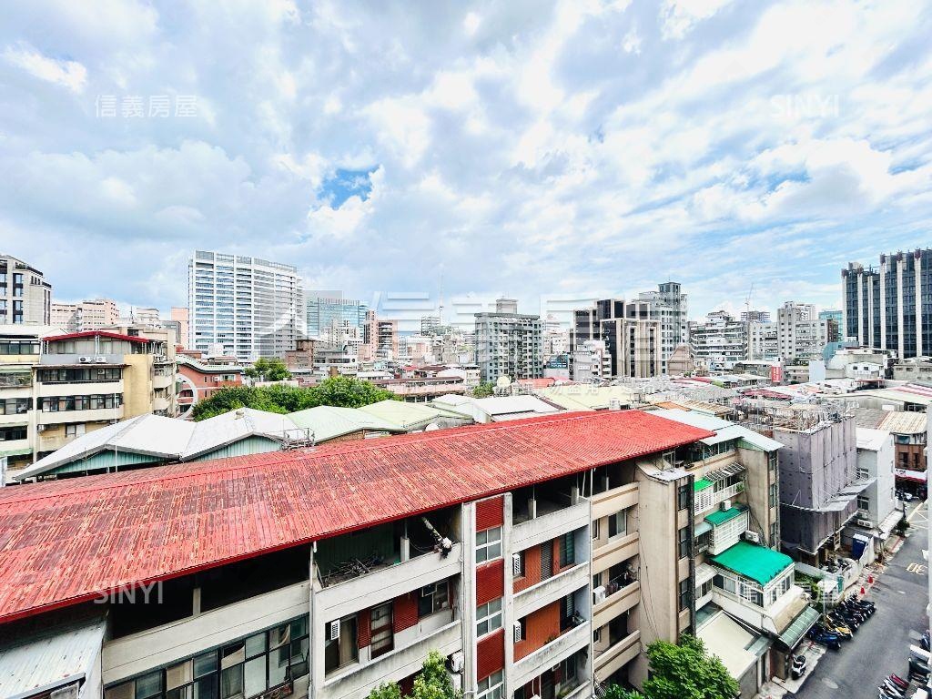 藍天白雲靜巷高樓三房房屋室內格局與周邊環境