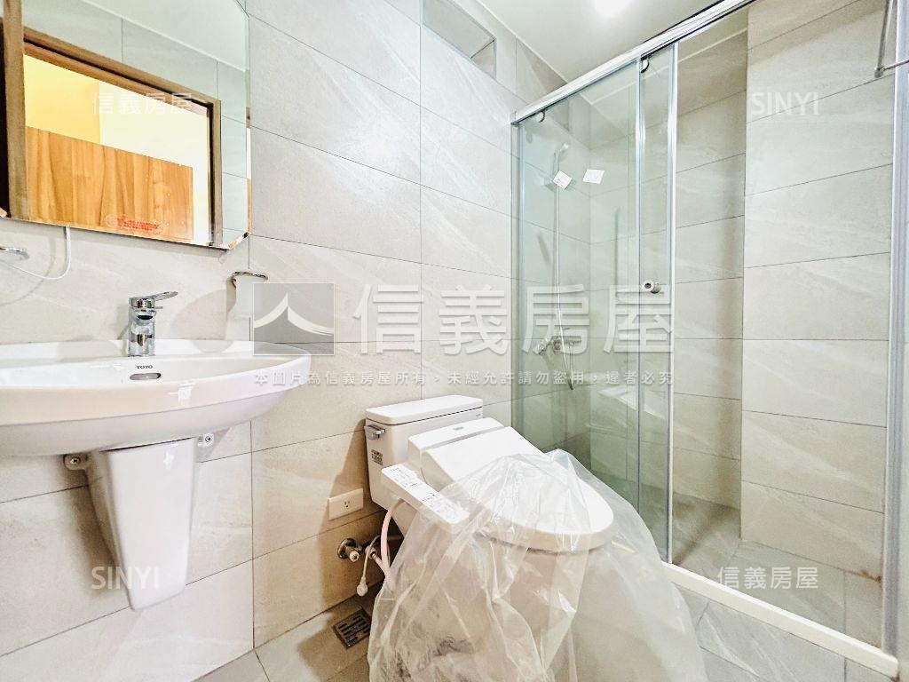 藍天白雲靜巷高樓三房房屋室內格局與周邊環境