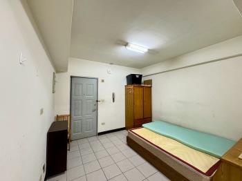 大降價。衛浴開窗獨立陽台