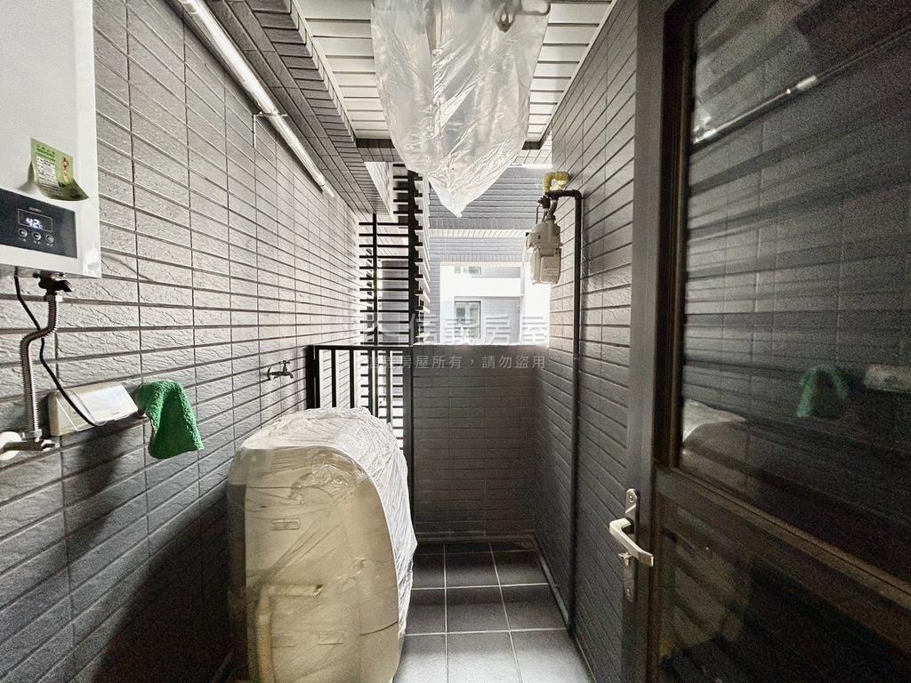 專任富宇御琚後棟高樓２房房屋室內格局與周邊環境