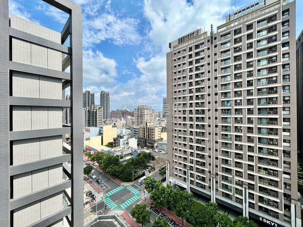 專任富宇御琚後棟高樓２房房屋室內格局與周邊環境