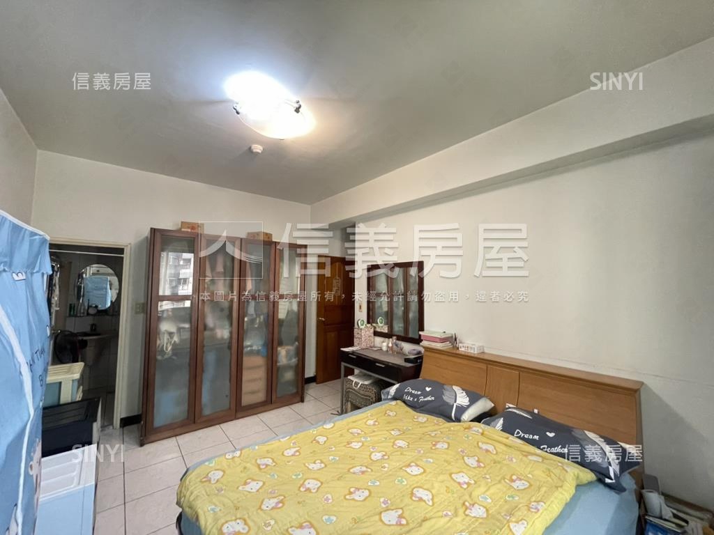 中正御品三房車位房屋室內格局與周邊環境