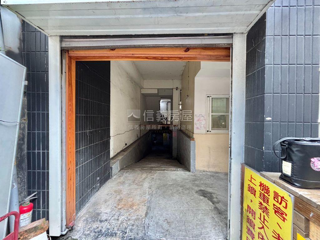 逢甲套房｜獨洗曬衛浴開窗房屋室內格局與周邊環境