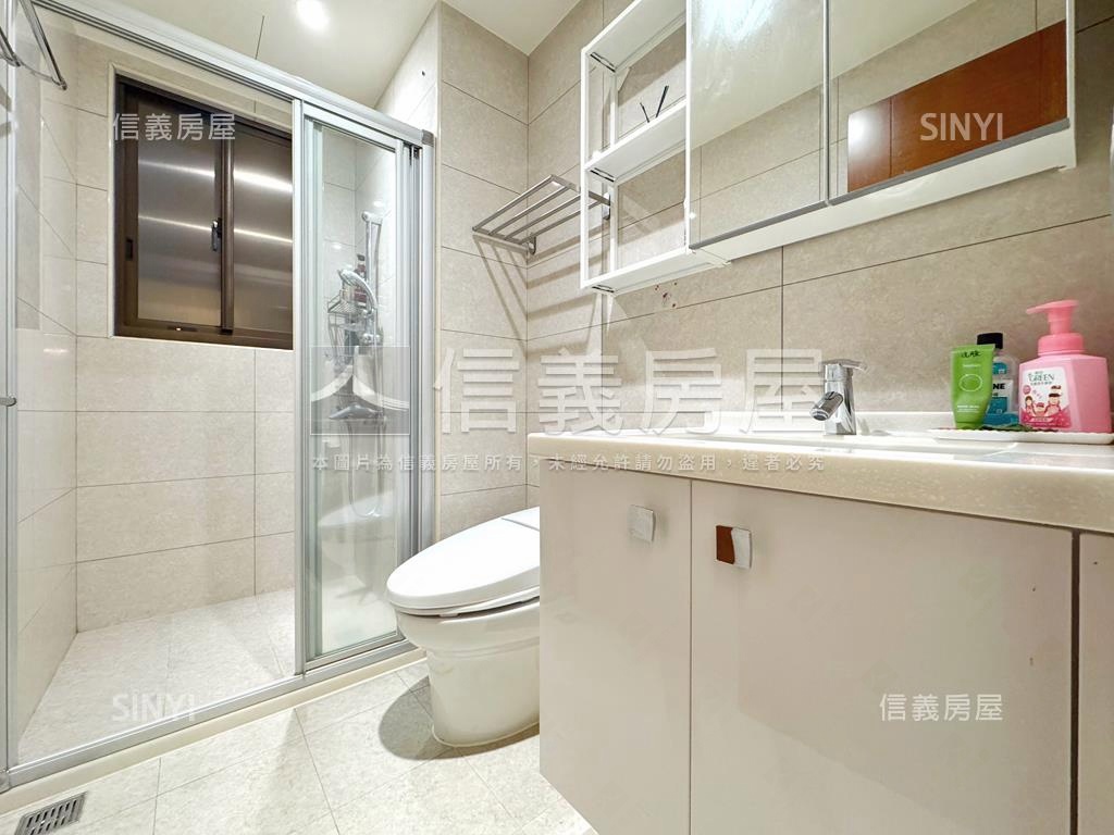 『弘暉大悅』３房三車位房屋室內格局與周邊環境