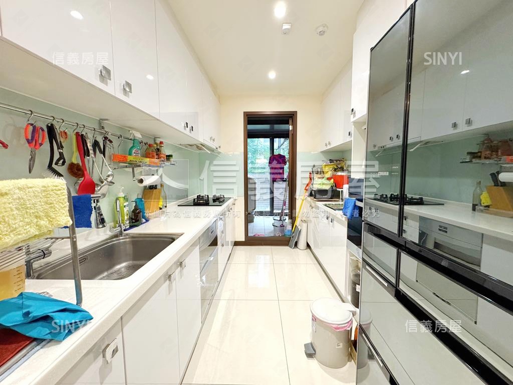 『弘暉大悅』３房三車位房屋室內格局與周邊環境