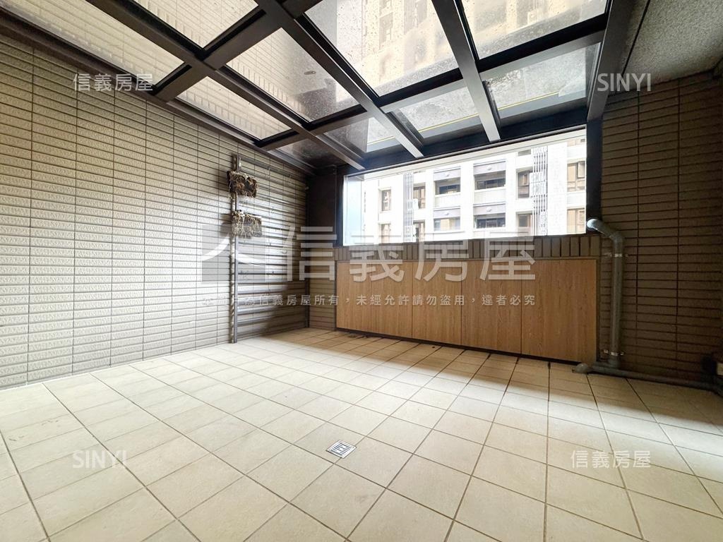 『弘暉大悅』３房三車位房屋室內格局與周邊環境