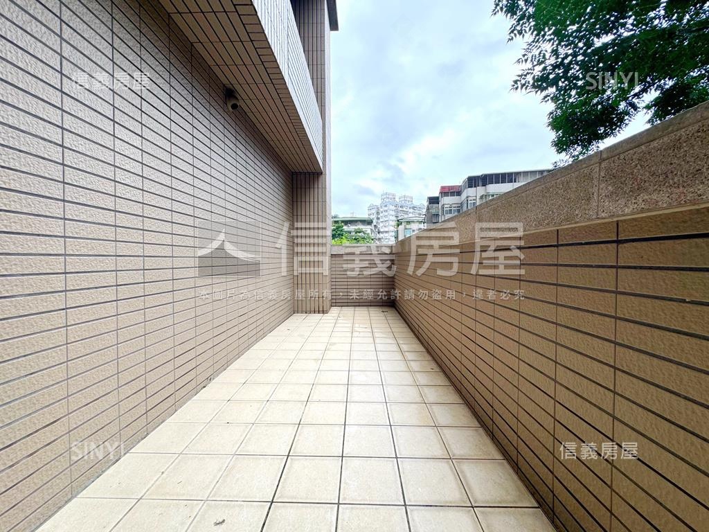 『弘暉大悅』３房三車位房屋室內格局與周邊環境