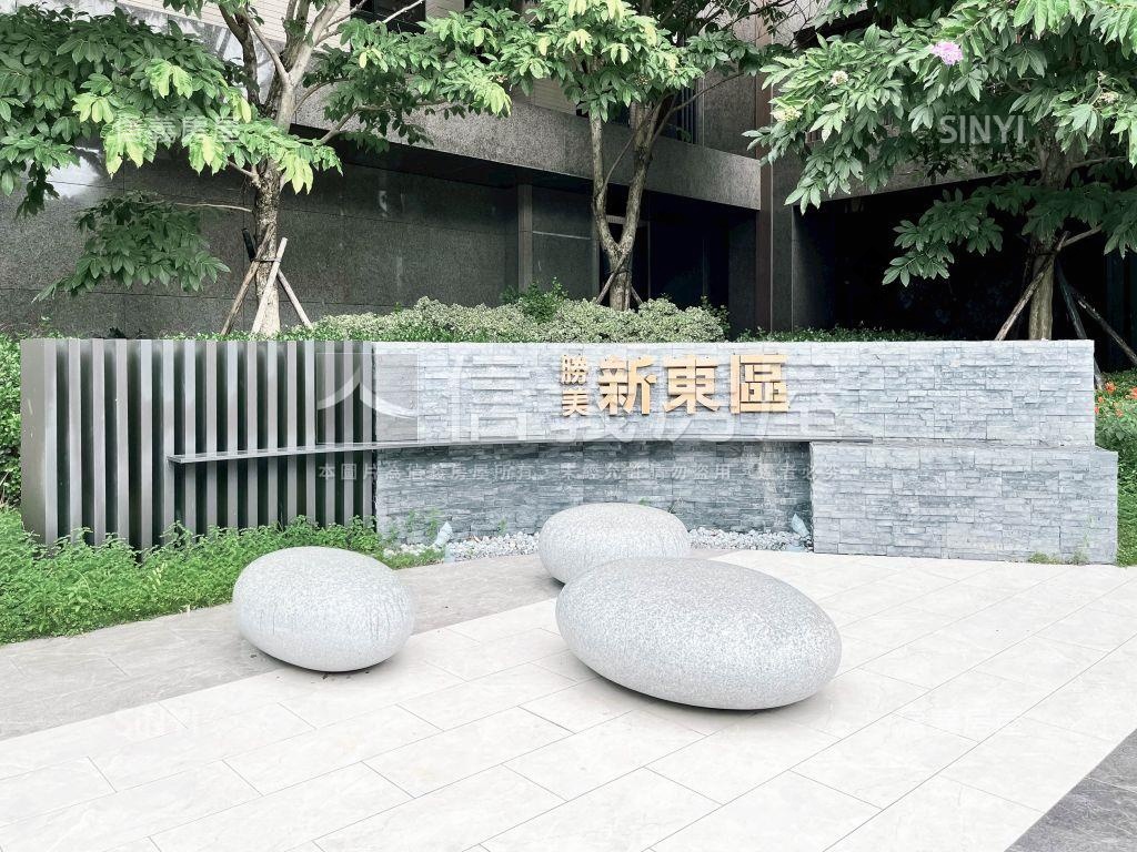 新東區三房平車全新未住房屋室內格局與周邊環境