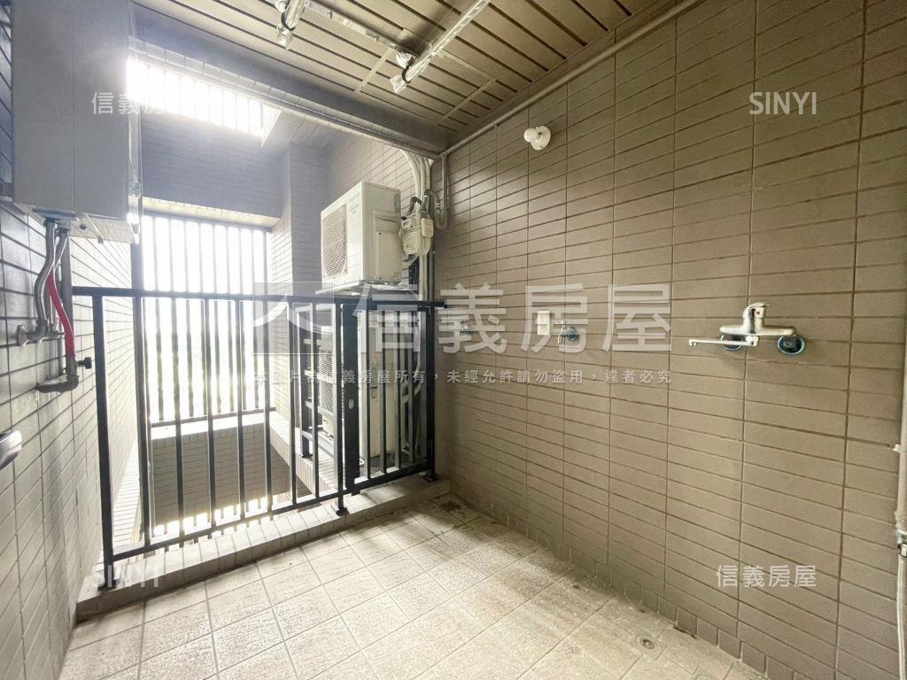 十五期視野三房附平車房屋室內格局與周邊環境