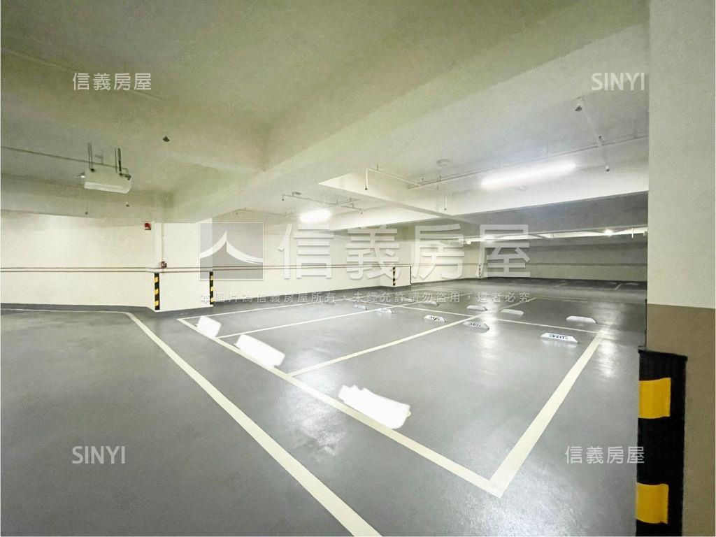 十五期視野三房附平車房屋室內格局與周邊環境