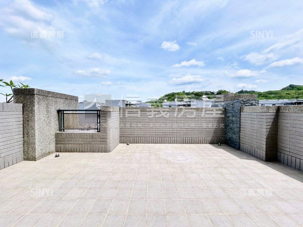 佑崧千匯臨路邊間透天別墅房屋室內格局與周邊環境