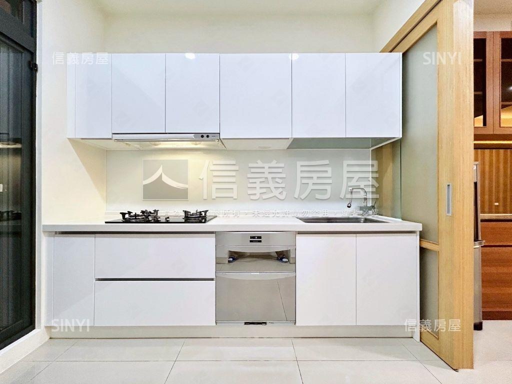 佑崧千匯臨路邊間透天別墅房屋室內格局與周邊環境