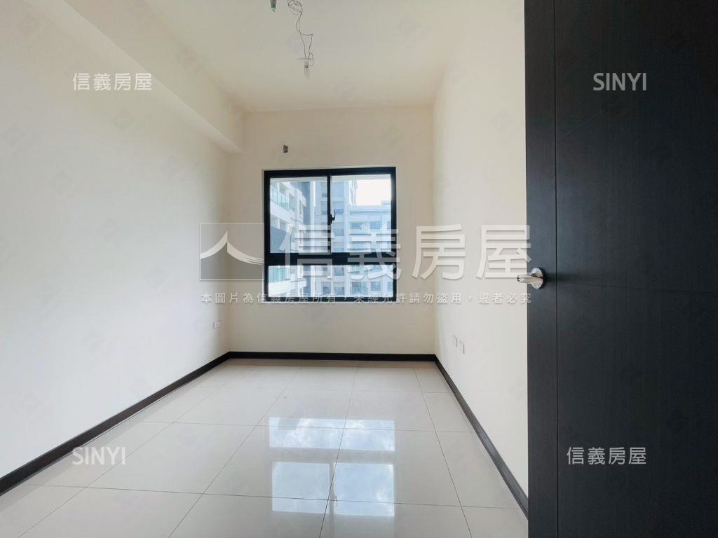 世界巨星高質感三房平車房屋室內格局與周邊環境