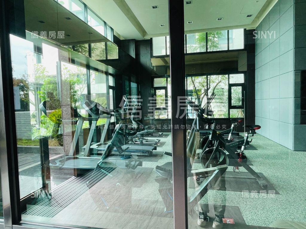 世界巨星高質感三房平車房屋室內格局與周邊環境