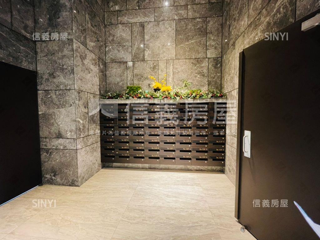 世界巨星高質感三房平車房屋室內格局與周邊環境