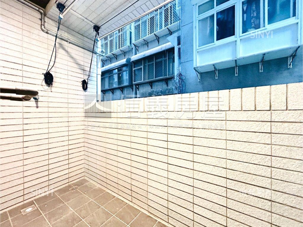 中山直美全新兩房附車位房屋室內格局與周邊環境