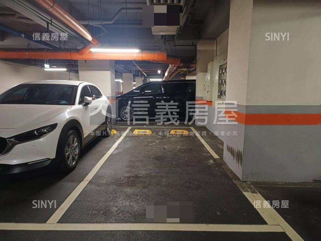 翡冷翠典雅三房車位房屋室內格局與周邊環境