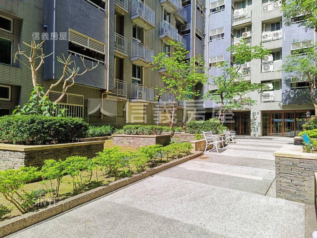 翡冷翠典雅三房車位房屋室內格局與周邊環境