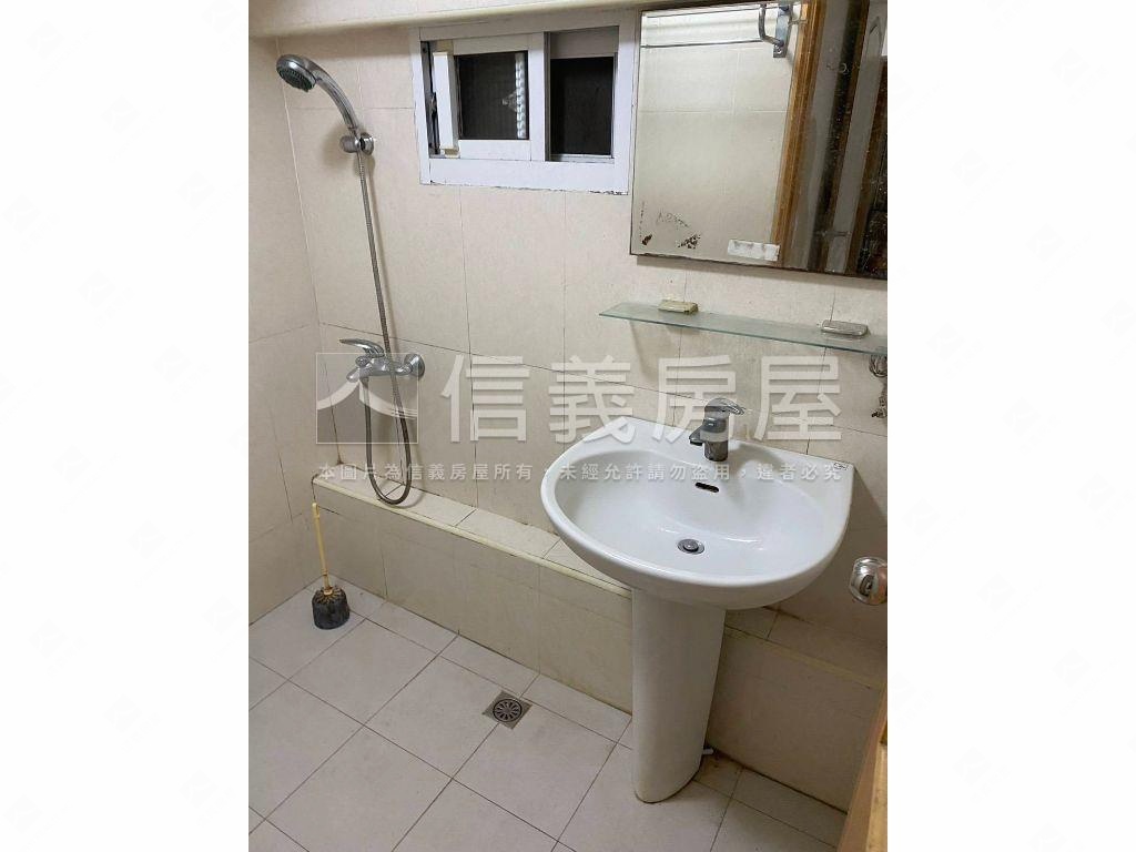 黃金９９９庭院一樓房屋室內格局與周邊環境