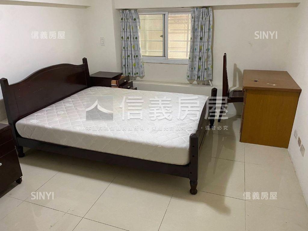 黃金９９９庭院一樓房屋室內格局與周邊環境