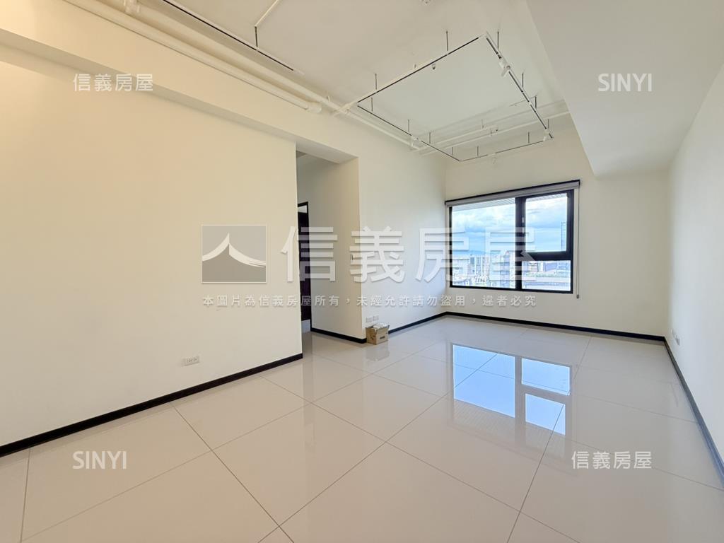 長虹３２高樓景觀三房車位房屋室內格局與周邊環境