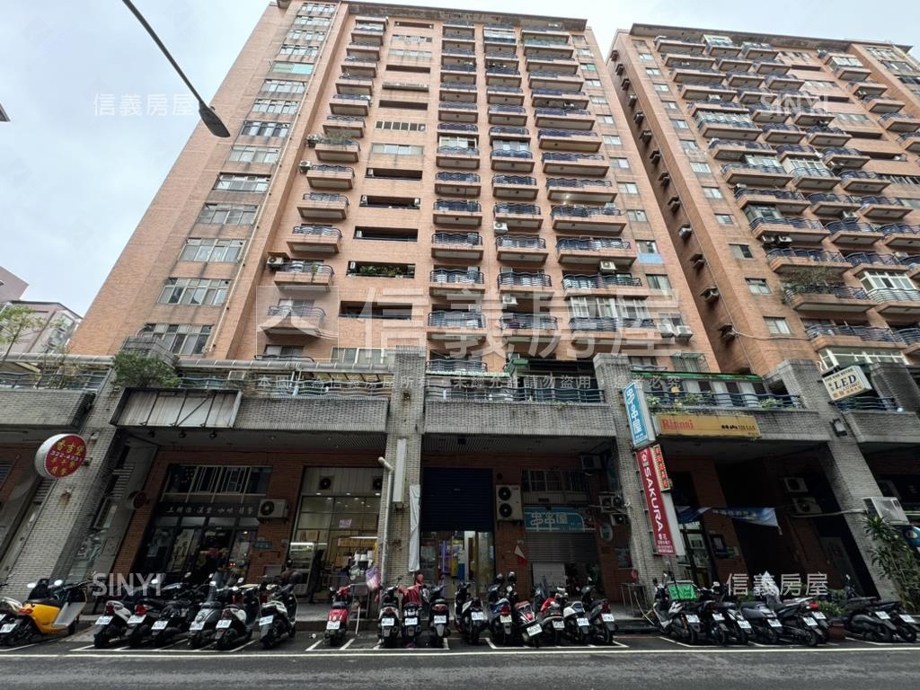 忠孝西路旁低總價店面房屋室內格局與周邊環境