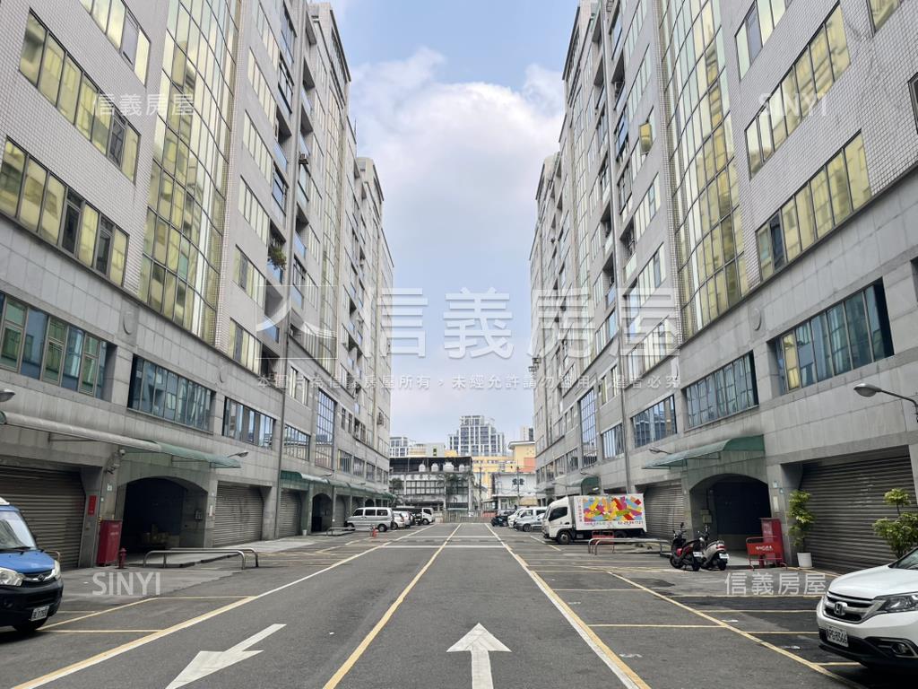 阿姆斯壯邊間採光辦公室房屋室內格局與周邊環境