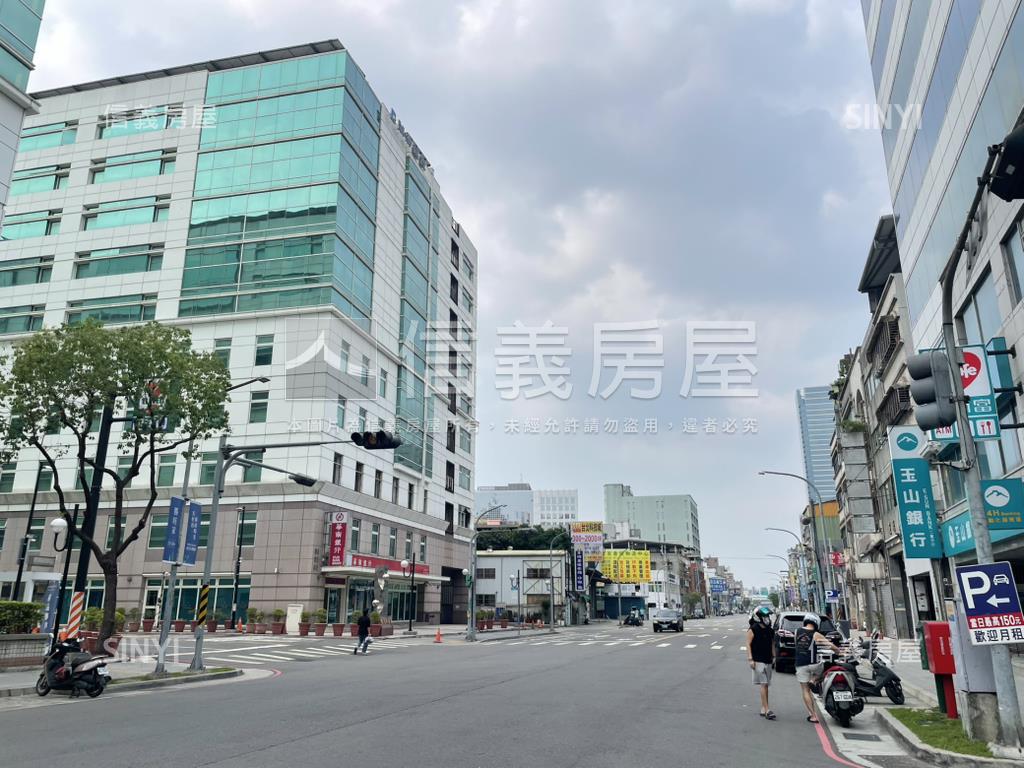 阿姆斯壯邊間採光辦公室房屋室內格局與周邊環境