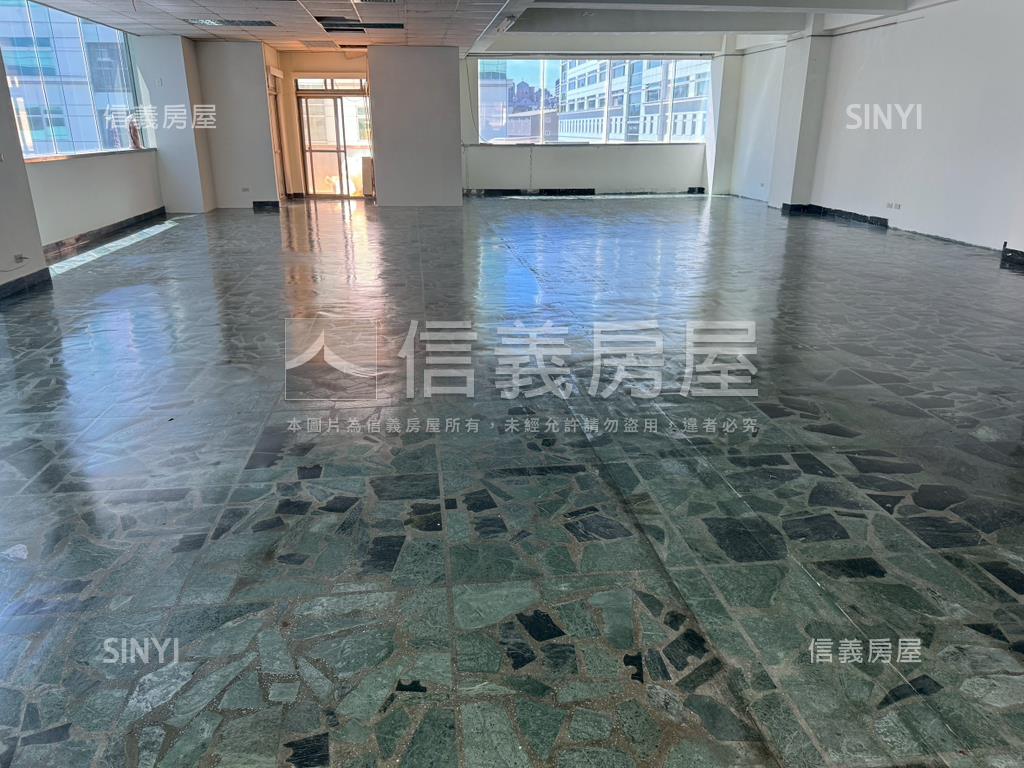 阿姆斯壯邊間採光辦公室房屋室內格局與周邊環境