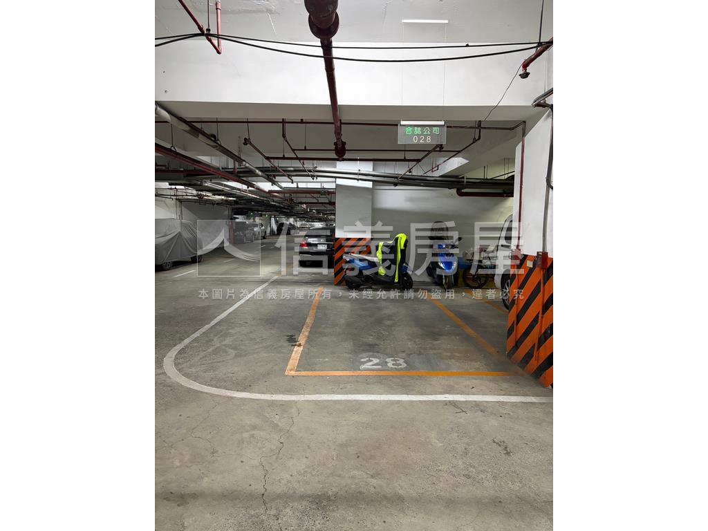 阿姆斯壯邊間採光辦公室房屋室內格局與周邊環境