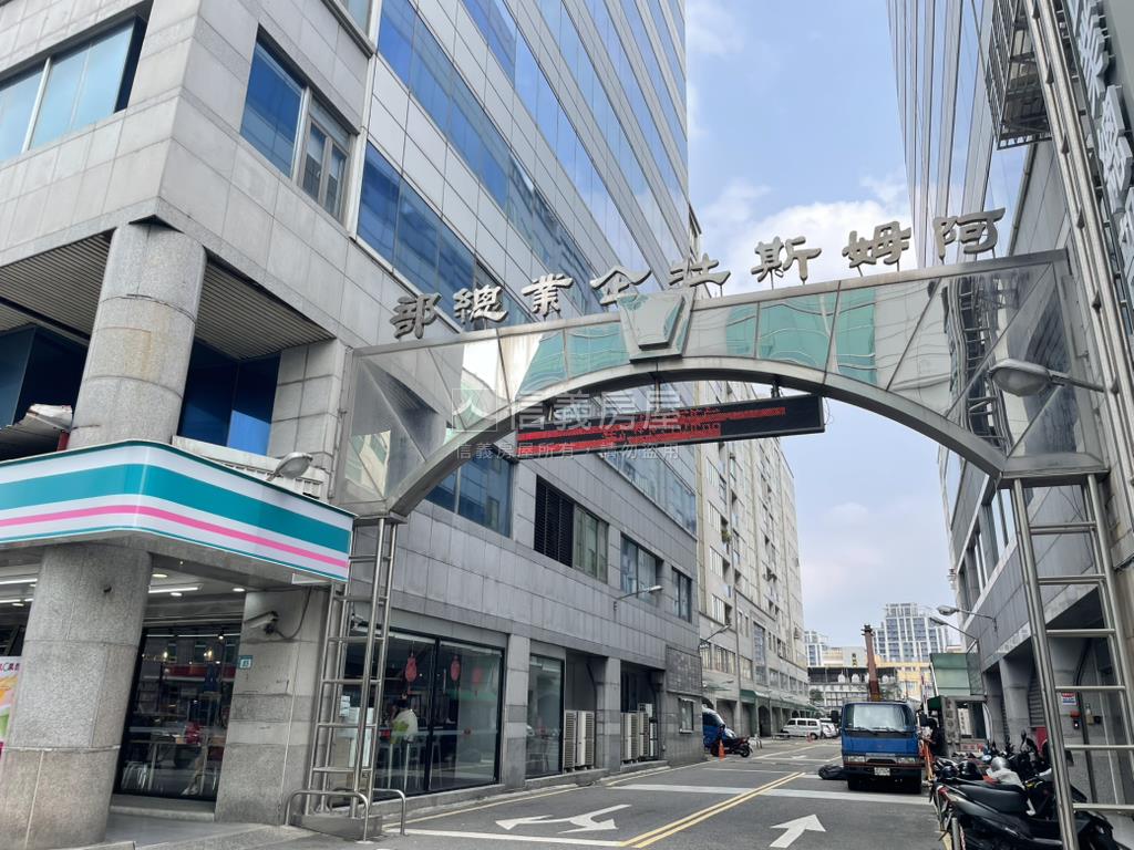阿姆斯壯邊間採光辦公室房屋室內格局與周邊環境