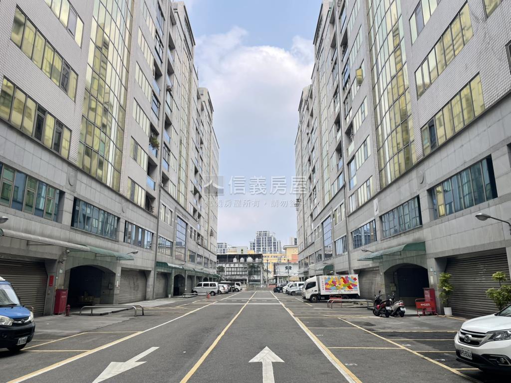 阿姆斯壯邊間採光辦公室房屋室內格局與周邊環境