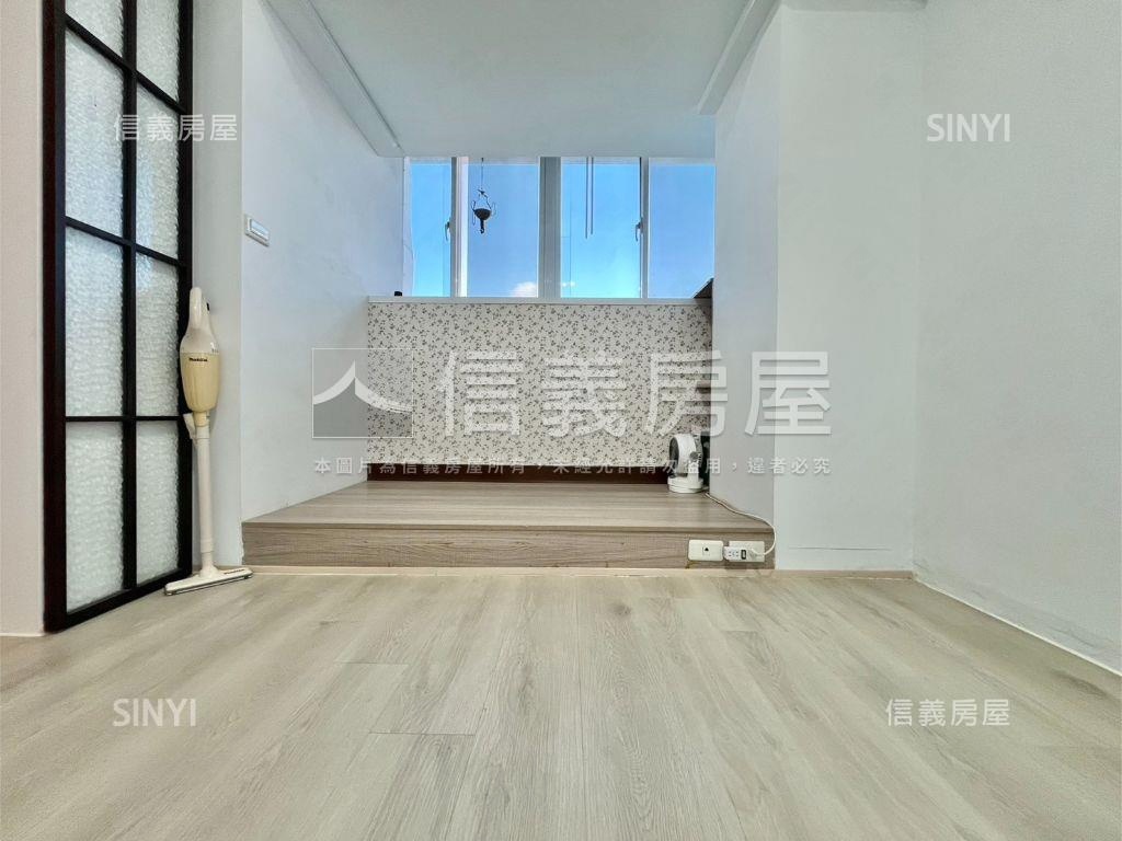 新光三越中山站精品二房房屋室內格局與周邊環境