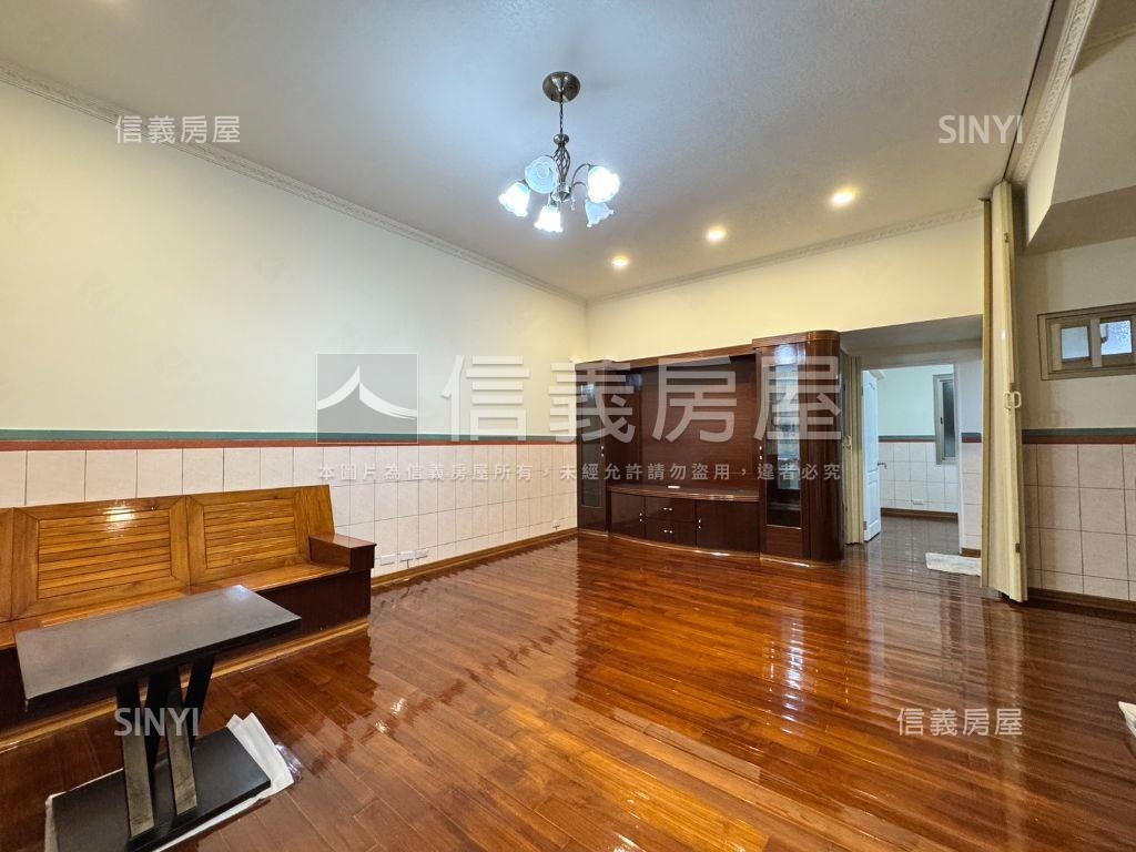 大橋商圈明亮孝親美透天房屋室內格局與周邊環境