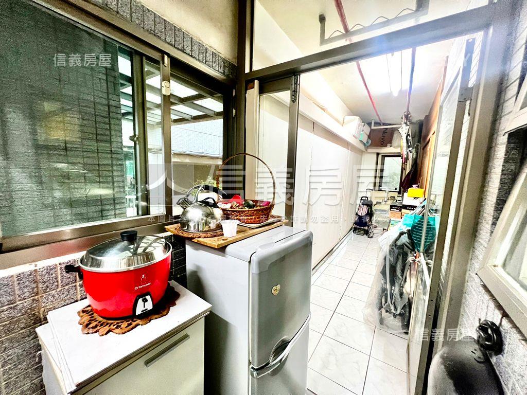 鋼骨安居乙區４房坡平車位房屋室內格局與周邊環境