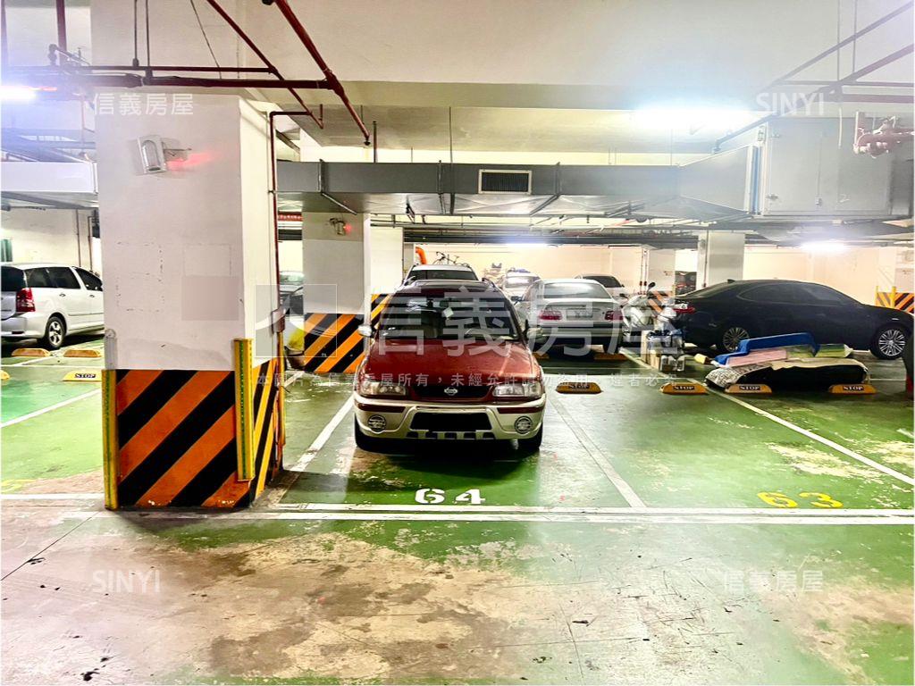 鋼骨安居乙區４房坡平車位房屋室內格局與周邊環境