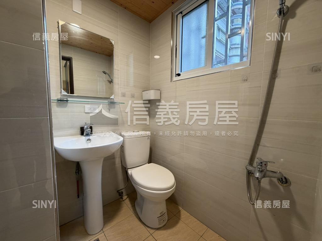 近新光三越四房平車房屋室內格局與周邊環境