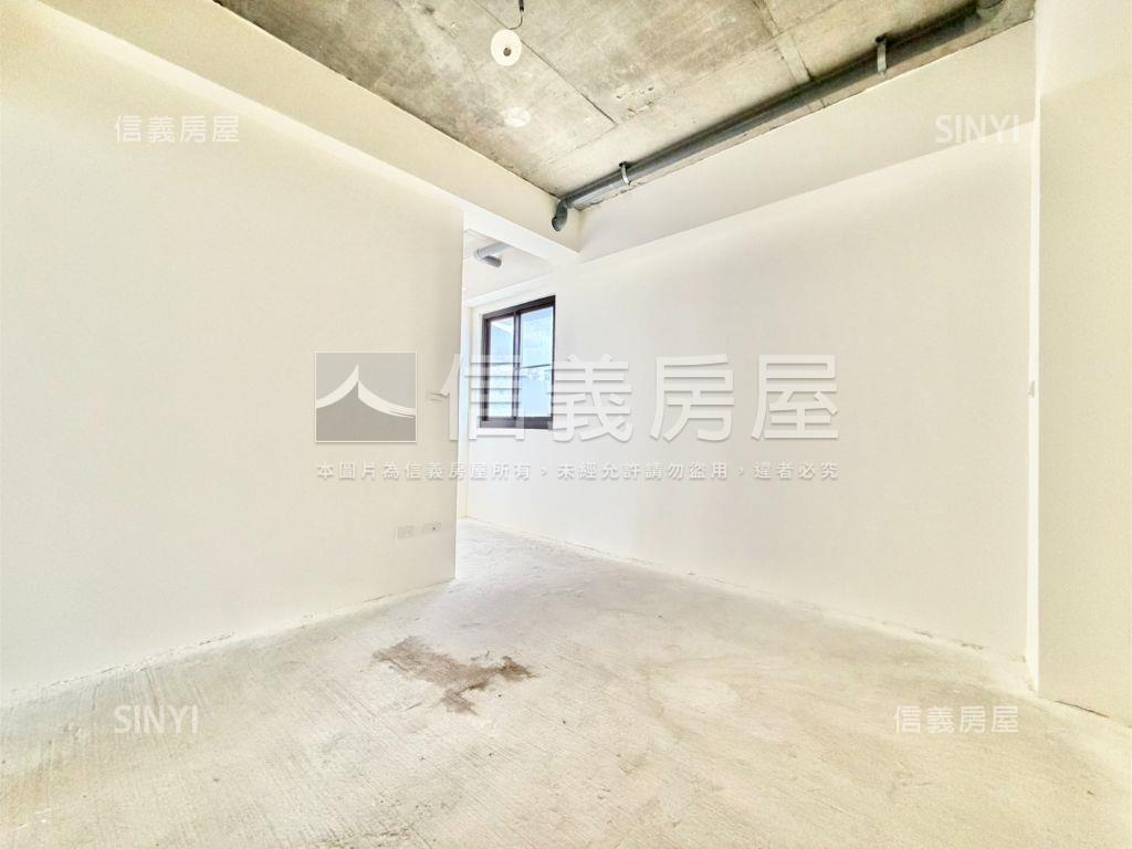 八擴大地坪電梯別墅房屋室內格局與周邊環境