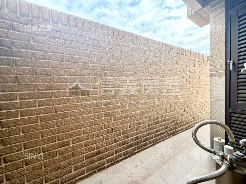 八擴大地坪電梯別墅房屋室內格局與周邊環境