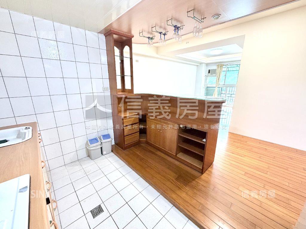 鮮境３房宅＋坡平邊間車位房屋室內格局與周邊環境