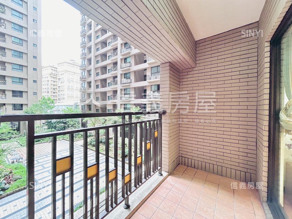 龍安★中路御品面中庭三房房屋室內格局與周邊環境