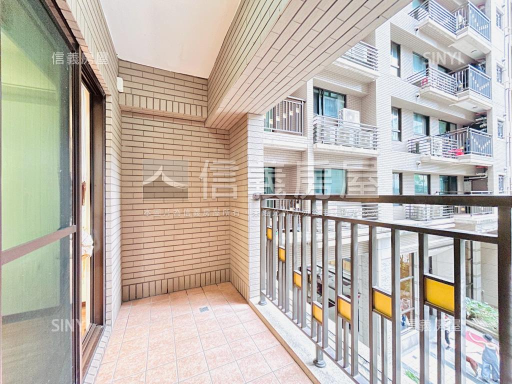 龍安★中路御品面中庭三房房屋室內格局與周邊環境